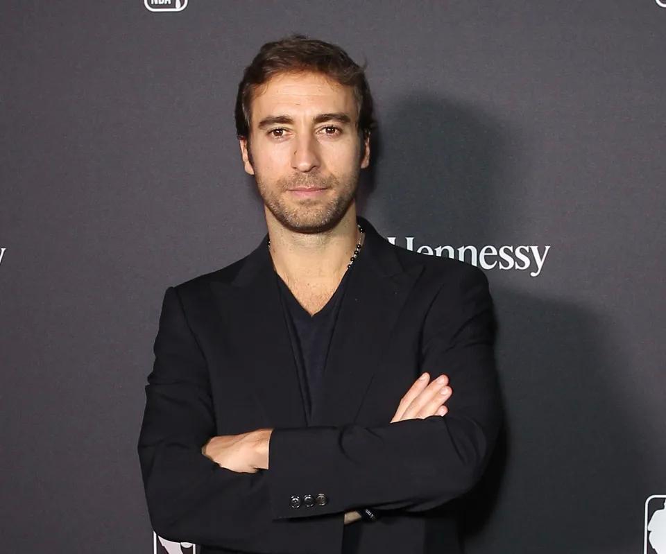 该物质能使, 必须全情投, 上咪咕独家