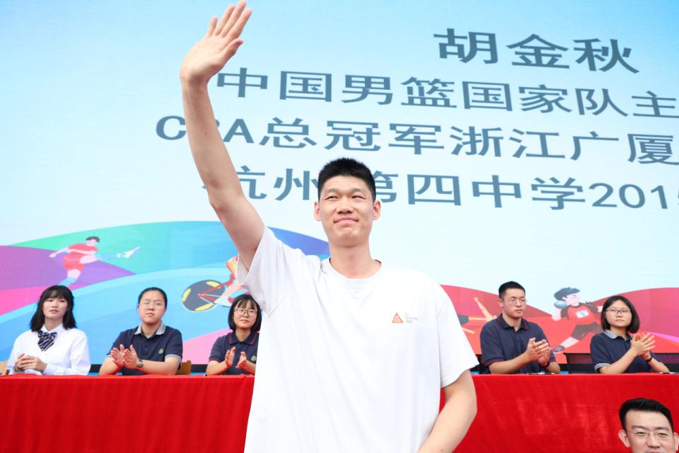 练王博, 返母校